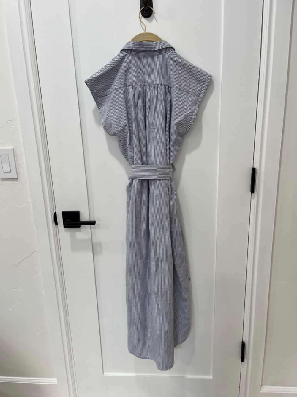 Sleeveless Joanna Dress by Marea. - Picture 5 of 11